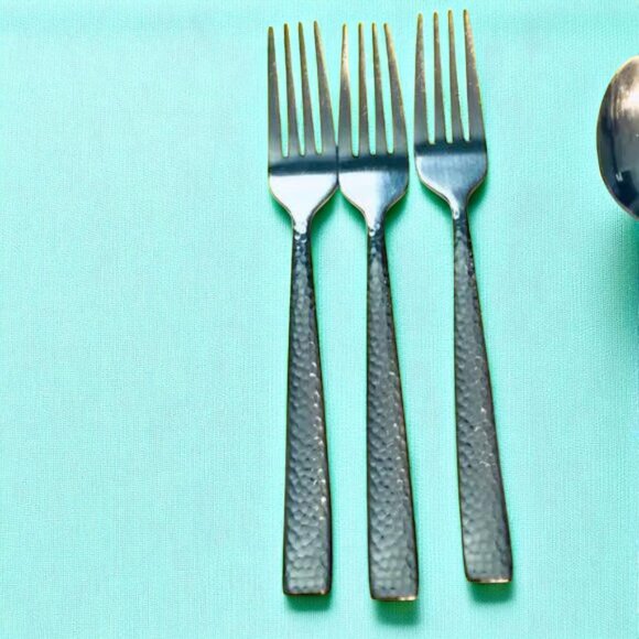 Stainless Steel Hammered 12 Piece Flatware Set - Picture 3 of 7